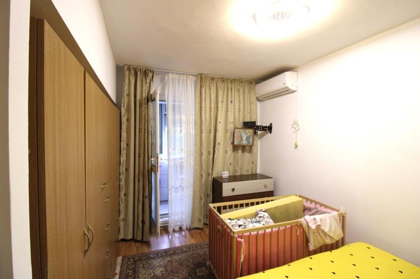 Apartament cu 2 camere decomandat, mobilat în