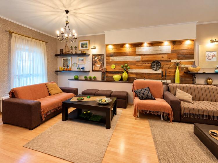 Duplex cu 5 camere cu Canalizare în Iancu Nicolae