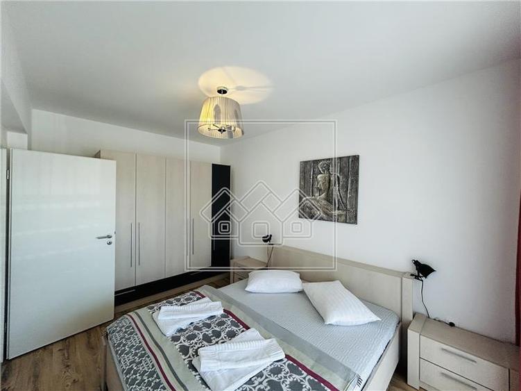 Apartament cu 3 camere decomandat în Exterior Sud