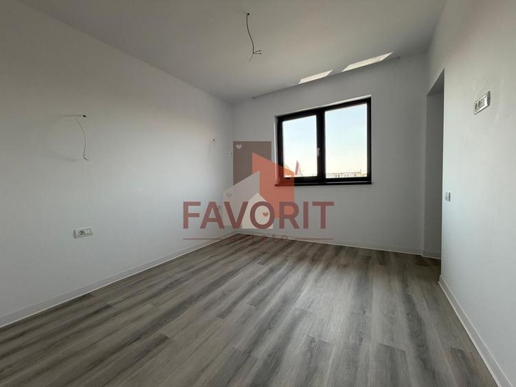 Duplex cu 5 camere cu Canalizare în Becicherecu Mic