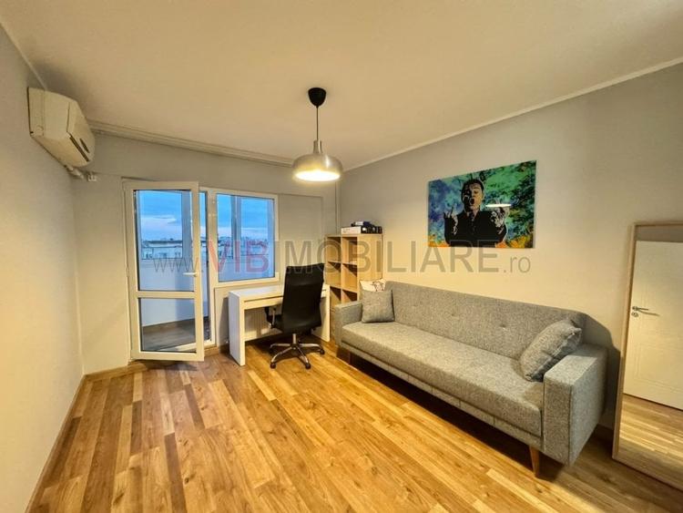 Apartament cu 3 camere semidecomandat în Crângași