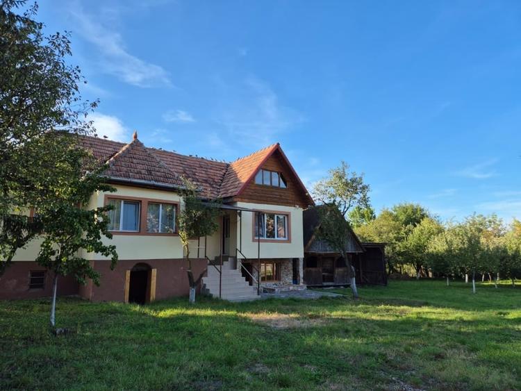 Casă individuală cu 4 camere cu Teren 1000 Mp în Livada (Petreștii de Jos)