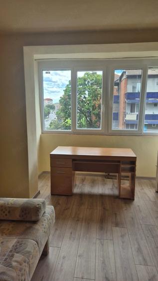 Apartament cu 2 camere decomandat în Cantemir