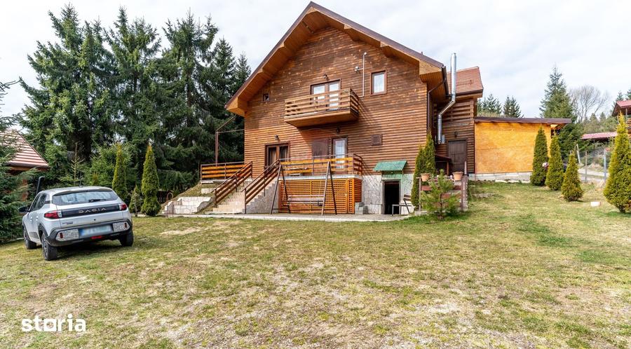 Casă cu 7 camere cu Teren 1300 Mp în Mărișel