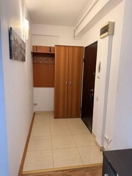 Garsonieră decomandată, mobilată în Apărătorii Patriei