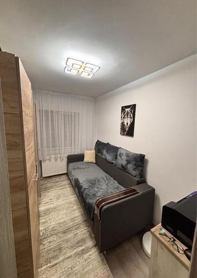 Apartament cu 3 camere decomandat în Griviței