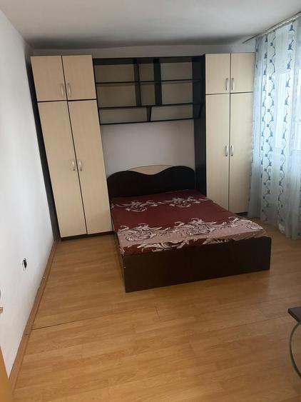 Garsonieră decomandată în Nord