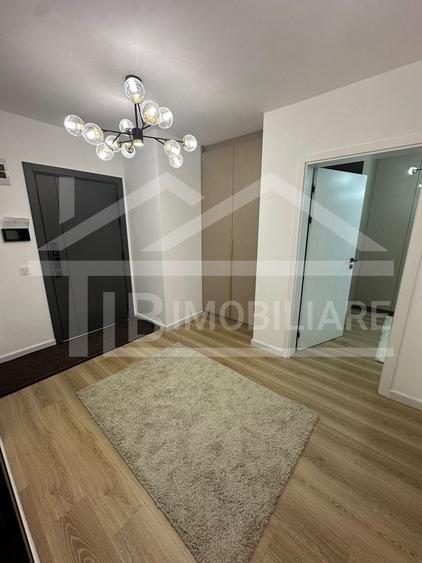 Apartament cu 3 camere semidecomandat în Tudor