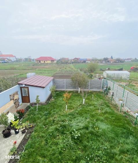 Casă cu 5 camere cu Teren 860 Mp în Sânmihaiu Român