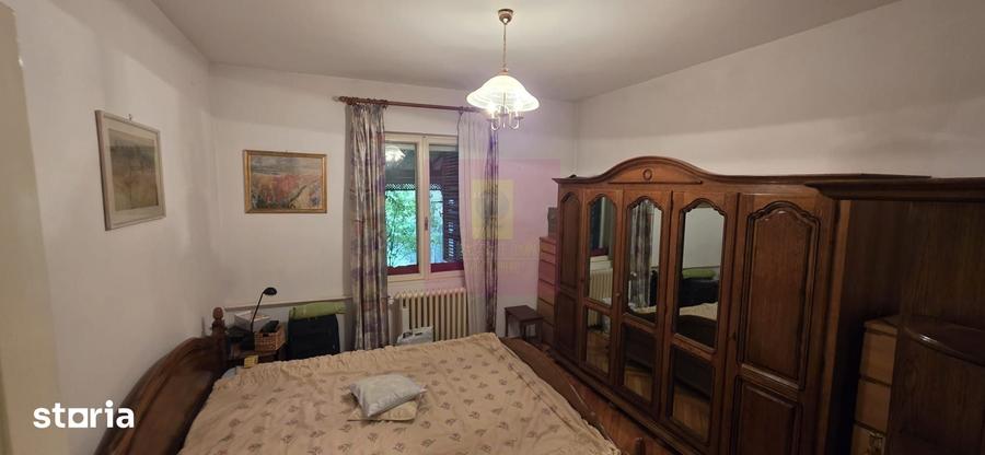 Casă cu 6 camere cu Teren 5116 Mp în Cornu