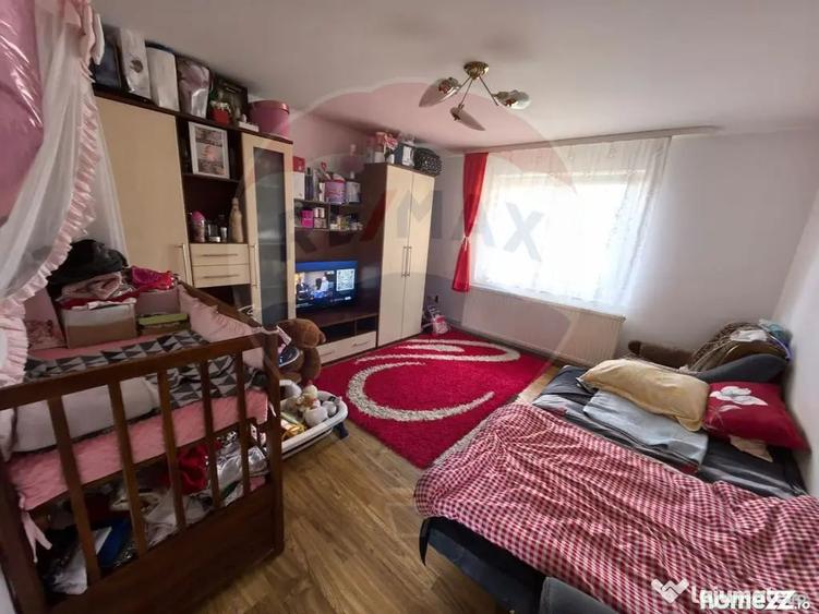 Casă cu 4 camere cu Teren 1295 Mp în Central