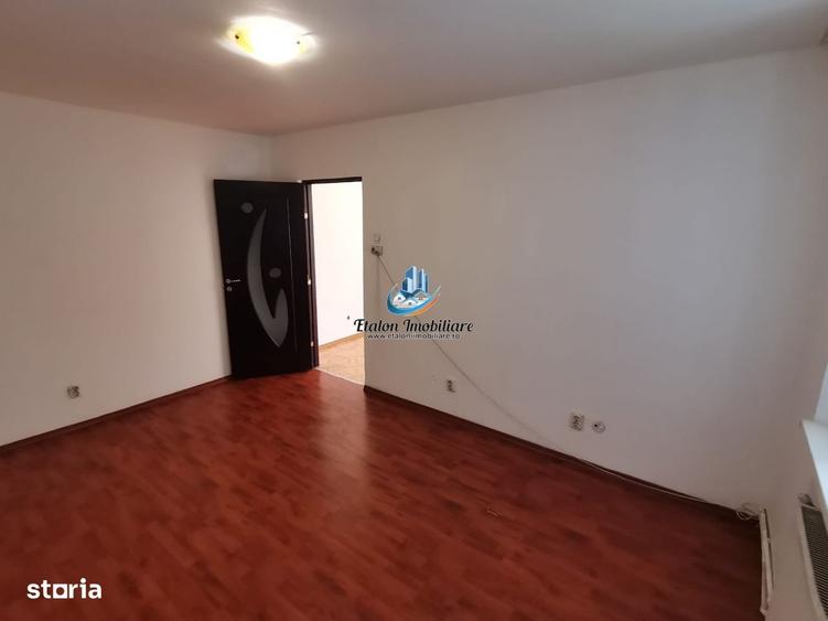 Apartament cu 2 camere decomandat în Precista