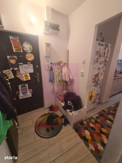Apartament cu 3 camere semidecomandat în Cuza