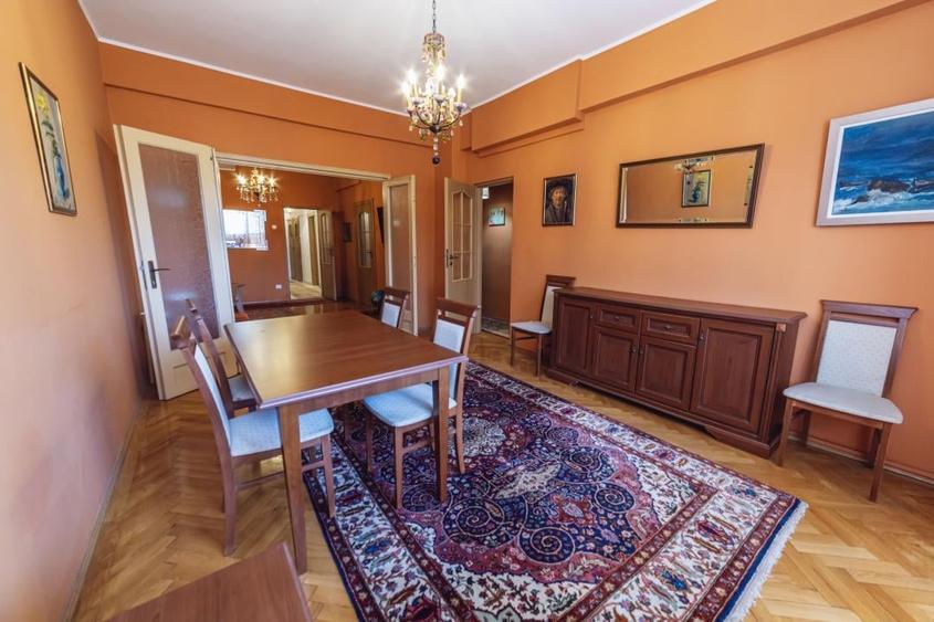 Apartament cu 4 camere decomandat, mobilat în Cișmigiu