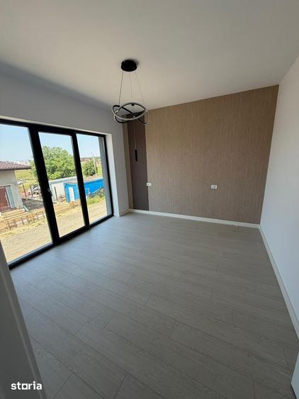 Casă cu 4 camere cu Teren 110 Mp în Brănești