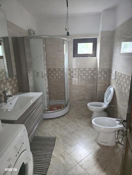 Casă cu 4 camere în Șimnicu de Sus
