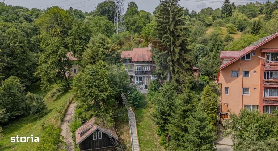 Casă cu 7 camere cu Teren 1350 Mp în Bran