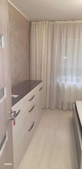 Apartament cu 3 camere decomandat în Ciupercenii Noi
