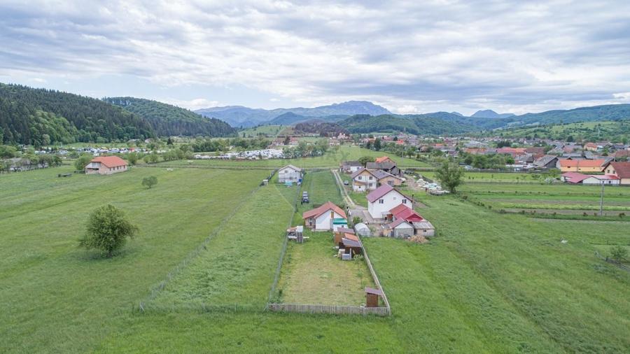 Teren Construcții intravilan de 2551 mp, în Acriș