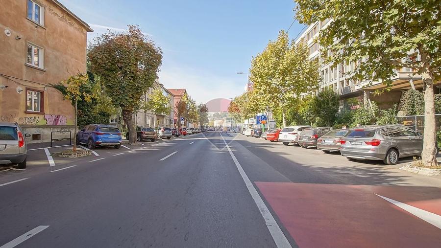 Birou, de 55 mp, în Centrul Civic