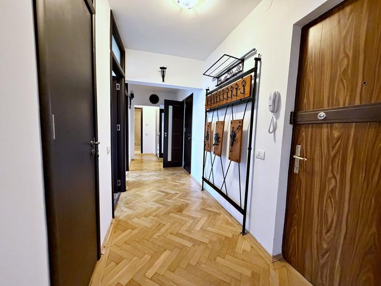 Apartament cu 3 camere decomandat, mobilat în Turda