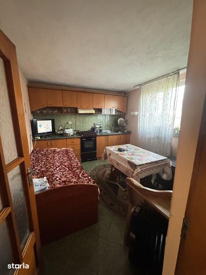 Casă cu 5 camere cu Teren 600 Mp în Bariera Vâlcii