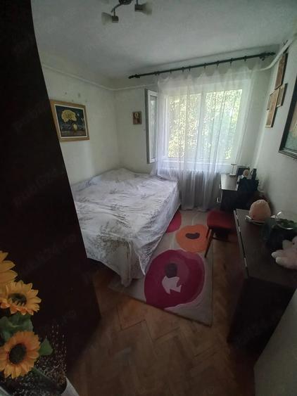 Apartament cu 2 camere semidecomandat în Podul de Piatră