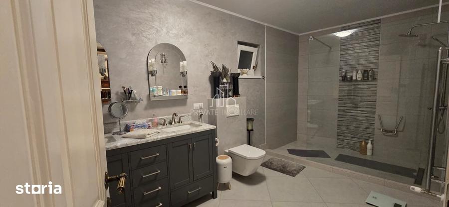 Casă cu 4 camere cu Teren 1734 Mp în Vânători