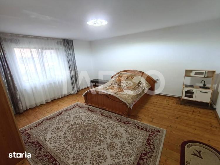 Casă cu 4 camere semidecomandat cu Teren 112 Mp în Turnișor