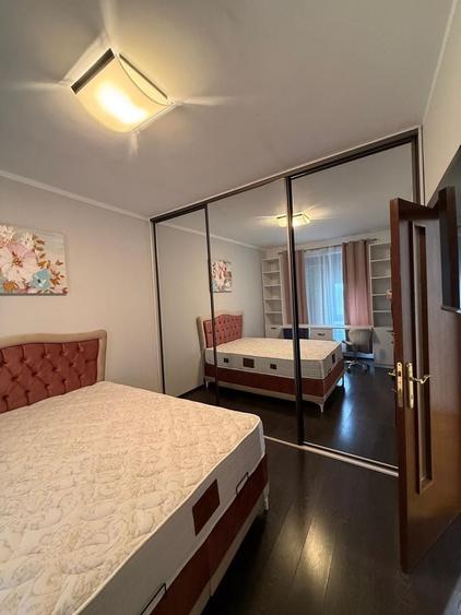 Apartament cu 3 camere decomandat, mobilat în Faleză