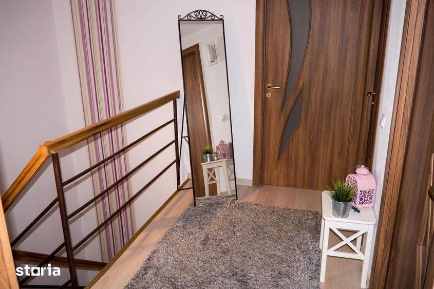Casă cu 6 camere cu Teren 6000 Mp în Sud