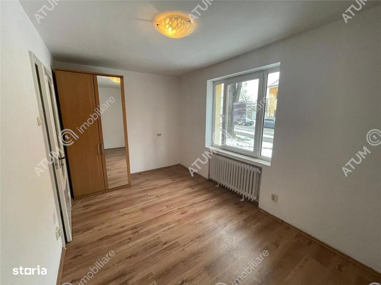 Apartament cu 3 camere semidecomandat în Terezian