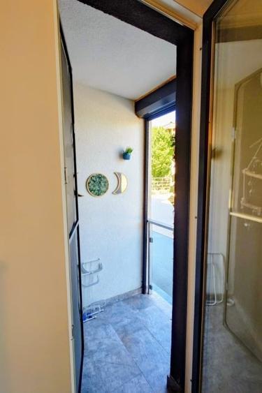 Apartament cu 2 camere semidecomandat, mobilat în Nord