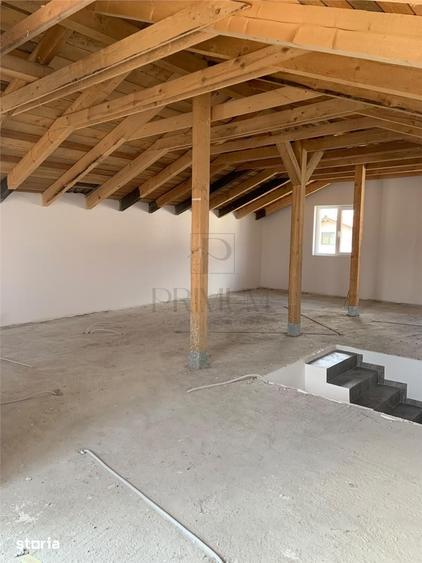 Casa individuala | 2 locuri de parcare | Pompa de c - 12