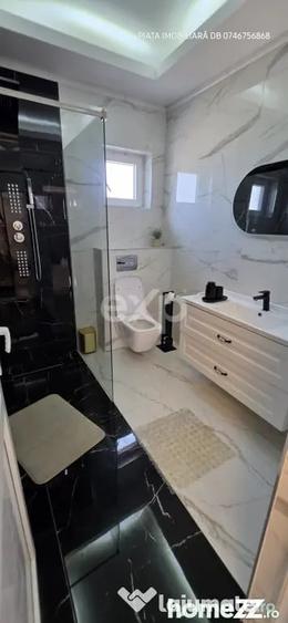 Casă cu 6 camere cu Teren 1438 Mp în Colacu