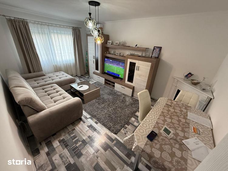 Apartament cu 3 camere în Traian