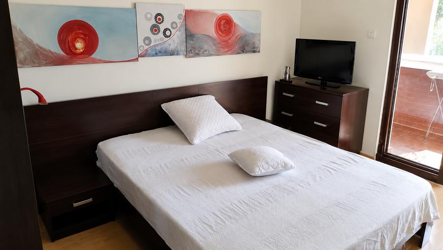Apartament cu 3 camere semidecomandat în Dristor