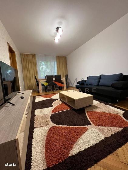 Apartament cu 4 camere decomandat în Cornișa