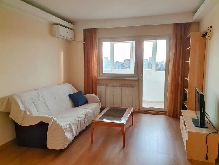 Apartament cu 2 camere decomandat în Moșilor