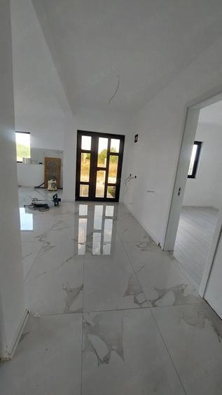 Casă cu Teren 312 Mp în 1 Decembrie