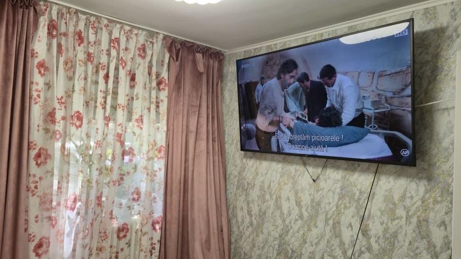 Apartament cu 3 camere decomandat în Podu Roș