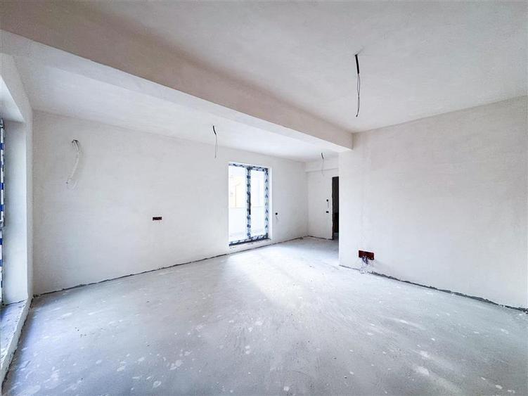 Apartament cu 2 camere decomandat în Aviației