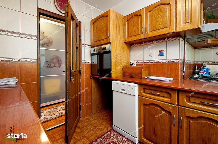 Apartament cu 3 camere decomandat, mobilat în Faleză
