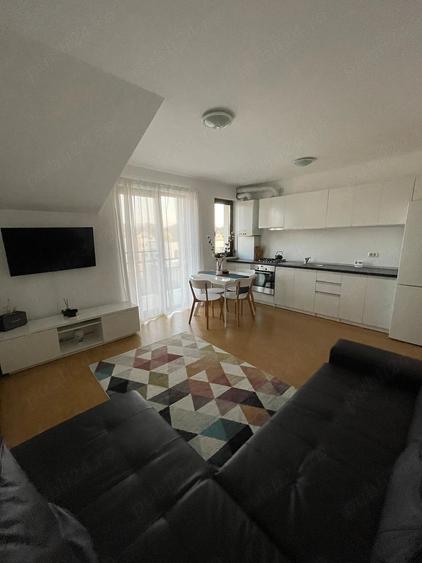 Apartament cu 2 camere decomandat în Dumbrăvița