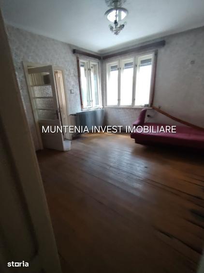 Casă cu 5 camere cu Teren 250 Mp în Central