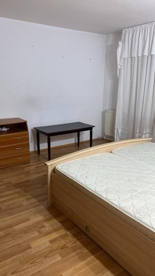 Apartament cu 2 camere nedecomandat, mobilat în Micro 5