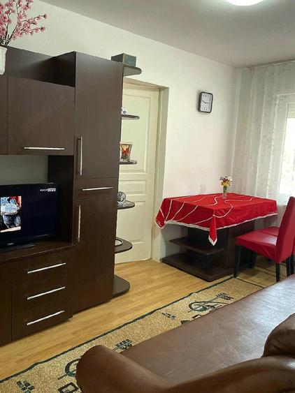 Apartament cu 2 camere decomandat în Micro 14