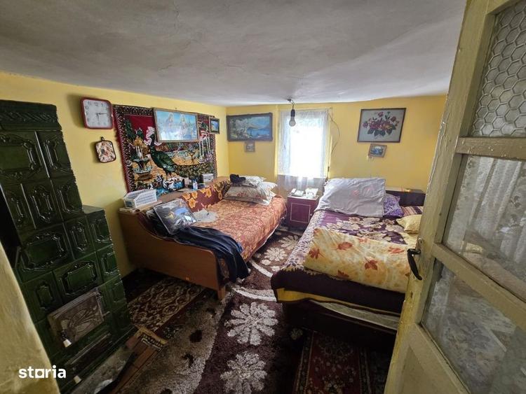 Casă cu 2 camere cu Teren 3751 Mp în Hârsești
