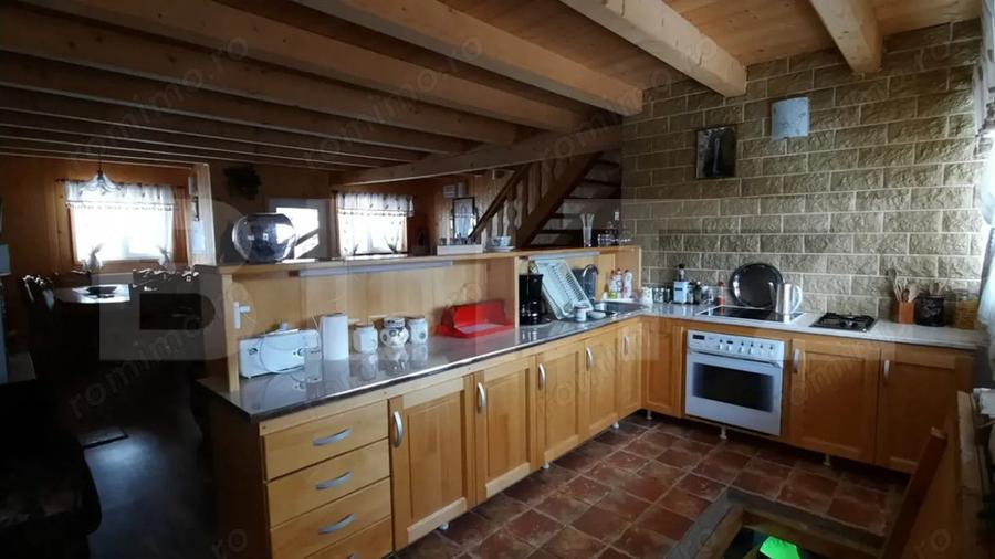 Casă cu 2 camere cu Teren 250 Mp în Tău