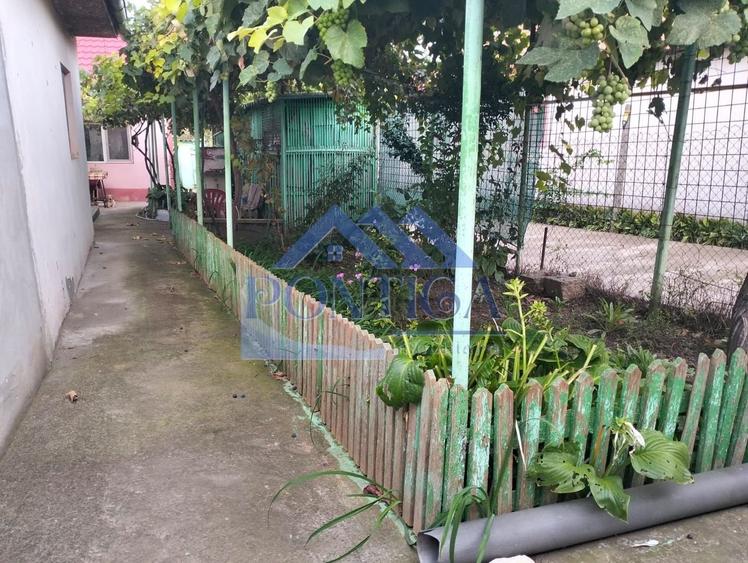 Casă individuală cu 4 camere cu Canalizare în Lumina